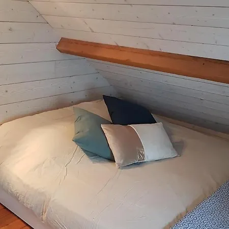 Semesterbostad La Maisonnette Bleue